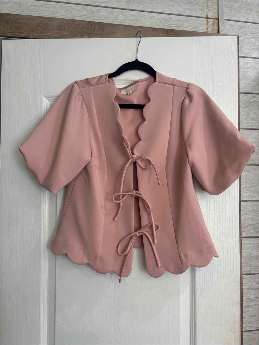 Women's Mellóday Scallop-Edge Tie-Front Top in Dusty Pink